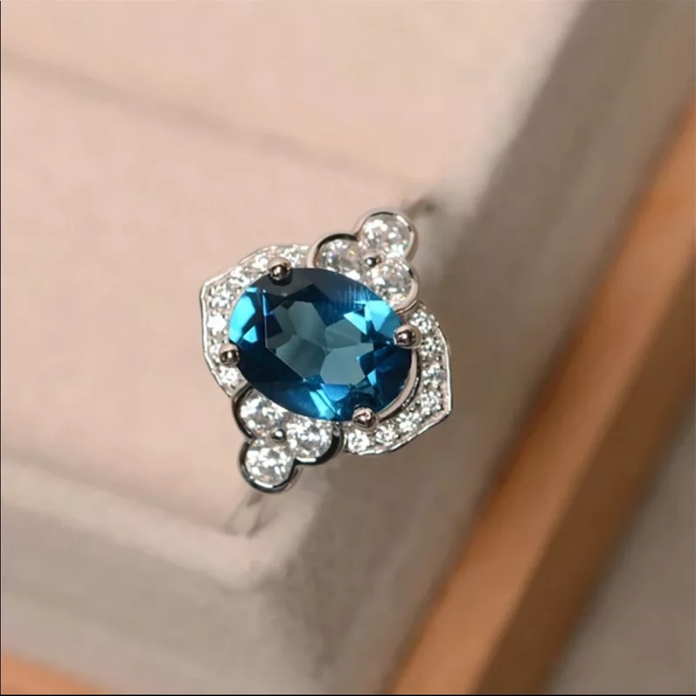 New Women’s 925 Silver Diamond ring - Picture 4 of 4